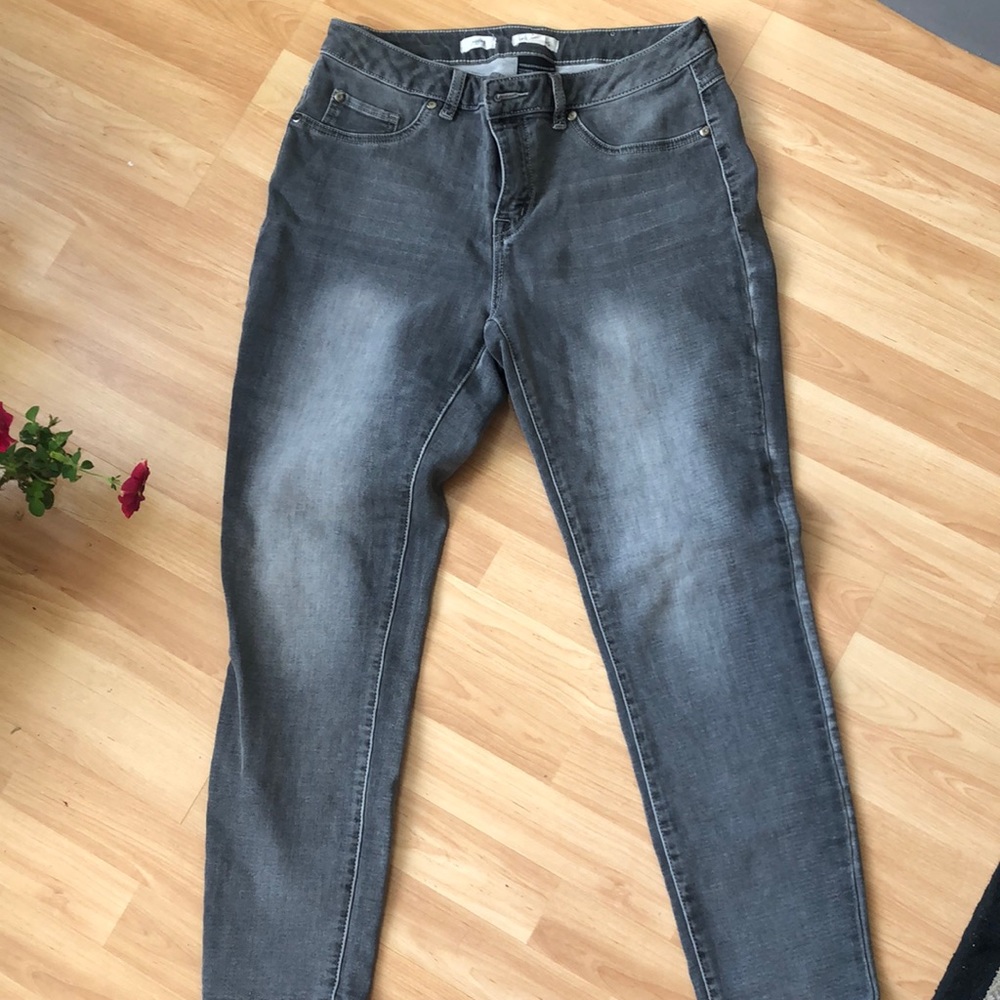 Grey Tribal distressed jeggings